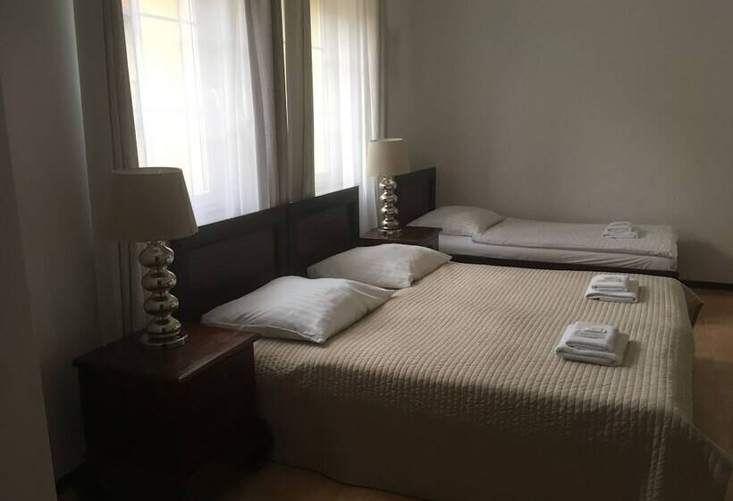 标准三人间, Villa Tilia