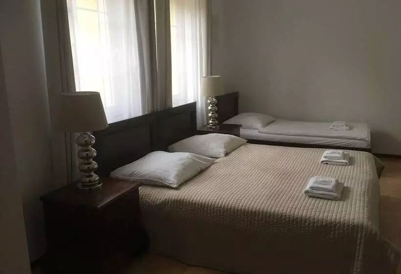 اتاق استاندارد سه نفره, Villa Tilia