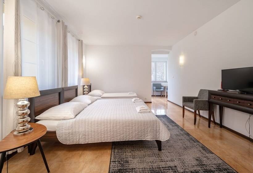 Номер Стандарт Трехместный, Villa Tilia