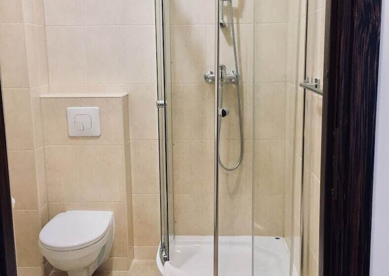 标准单人间, Villa Tilia