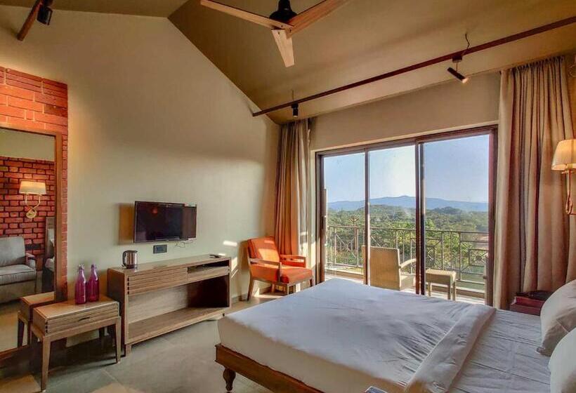 Номер Premium с Балконом, Advait Resort,  Kshetra Mahabaleshwar