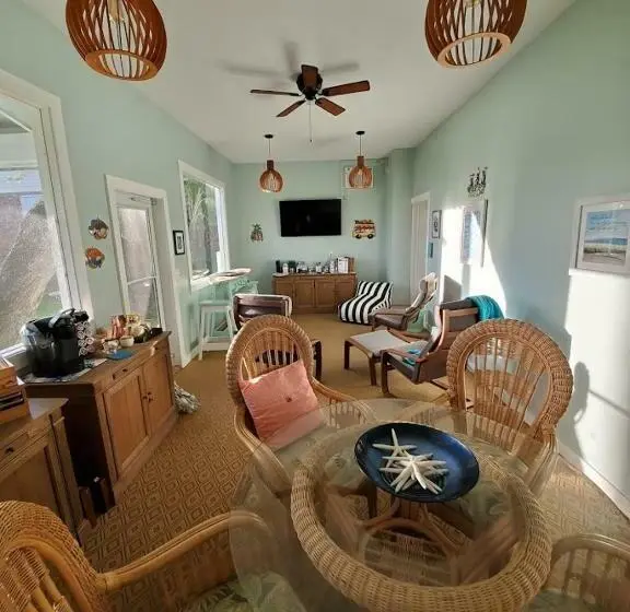 デラックススタジオ, Island View Cottages Sebastian