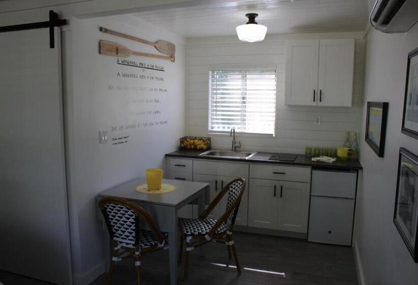 סוויטה דלוקס, Island View Cottages Sebastian