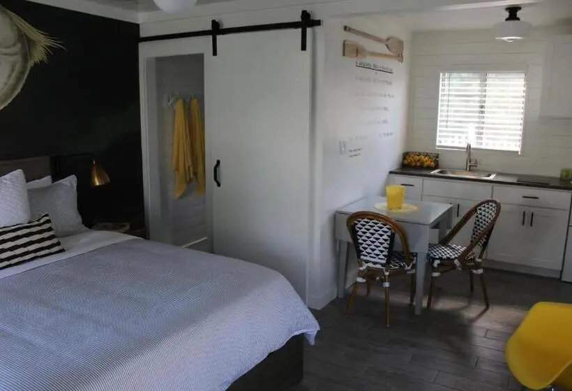 デラックススイート, Island View Cottages Sebastian