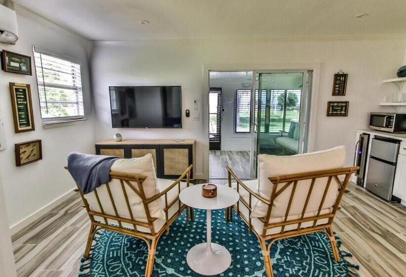 Студия Deluxe, Island View Cottages Sebastian