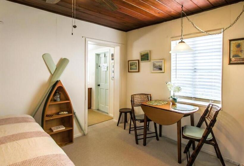 בקתה, Island View Cottages Sebastian