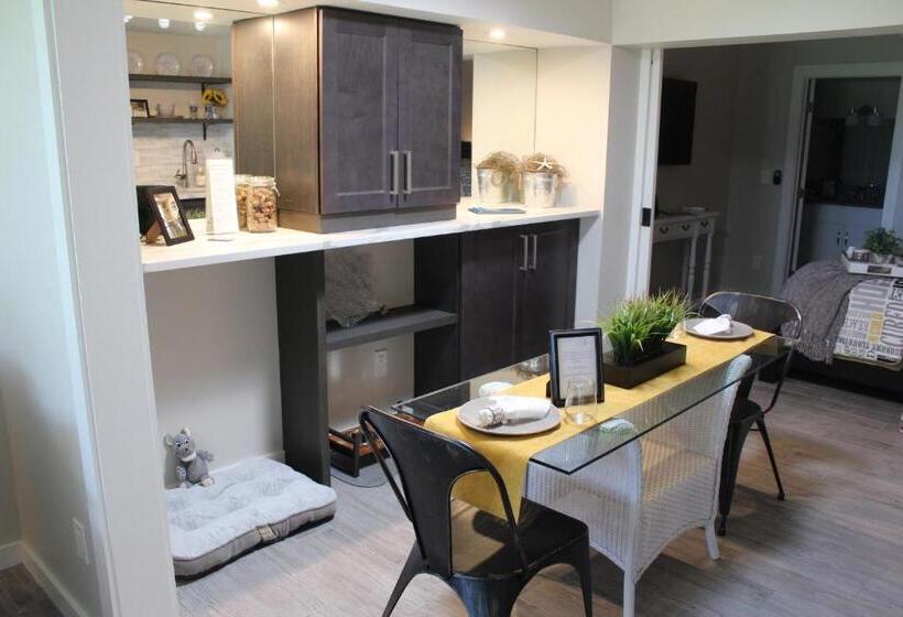 1 Bedroom Apartment Lake View, Island View Cottages Sebastian