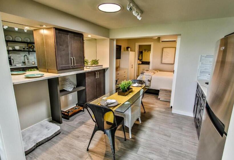 1 Bedroom Apartment Lake View, Island View Cottages Sebastian