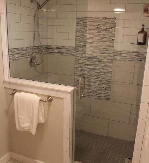 1 Bedroom Apartment Lake View, Island View Cottages Sebastian