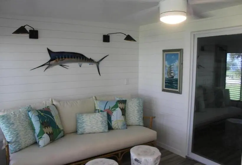 デラックススタジオ, Island View Cottages Sebastian