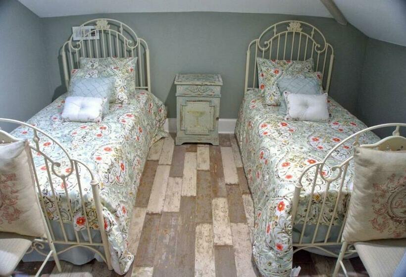 1间卧室的房子, Beautiful 6 Bed, 5 Bath Historic Savannah Home