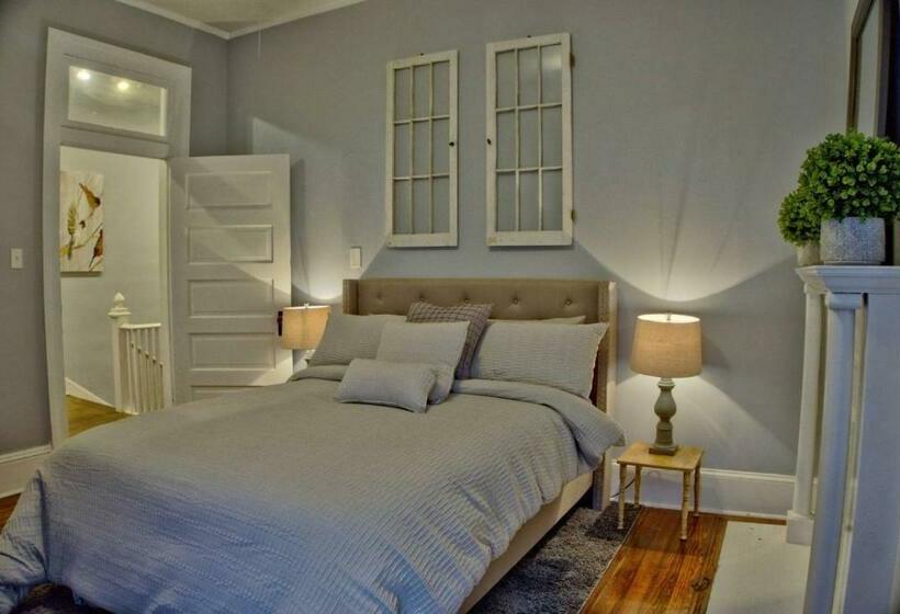 خانه 1 خوابه, Beautiful 6 Bed, 5 Bath Historic Savannah Home