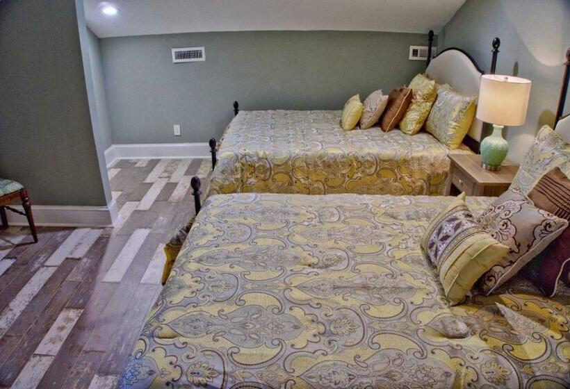 خانه 1 خوابه, Beautiful 6 Bed, 5 Bath Historic Savannah Home