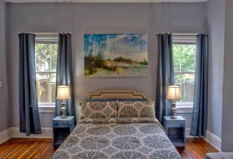 1间卧室的房子, Beautiful 6 Bed, 5 Bath Historic Savannah Home