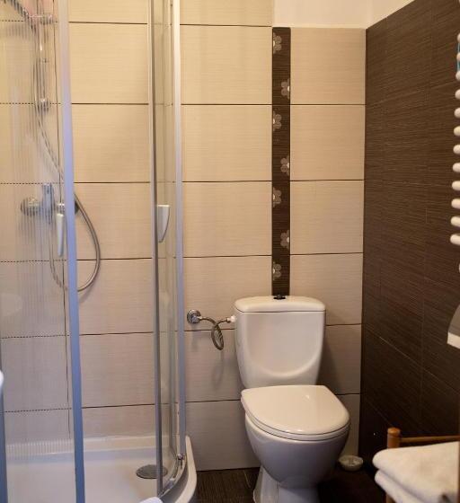 شقة غرفتين, Kolory Guest House