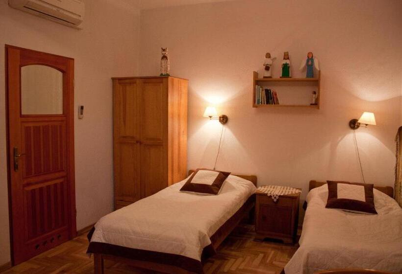 غرفة قياسية, Kolory Guest House