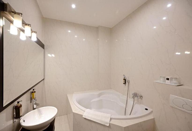 غرفة بيزنس, Grand Hotel Trenčin