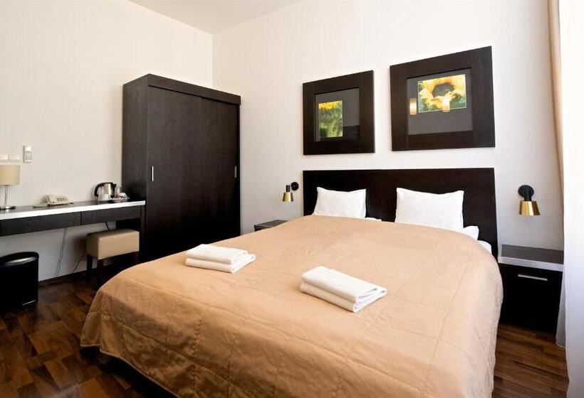 غرفة قياسية, Grand Hotel Trenčin