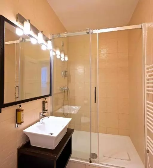 اتاق استاندارد یک نفره, Grand Hotel Trenčin