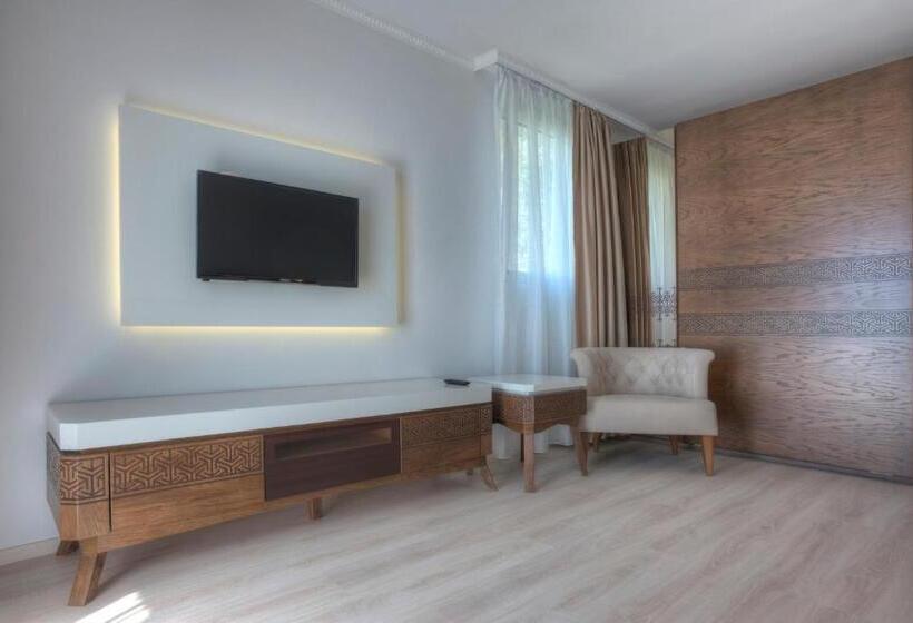 سوئیت خانواده 2 خوابه, Adrović