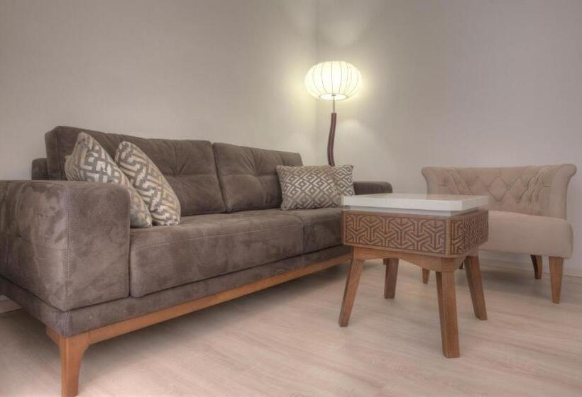 سوییت, Adrović