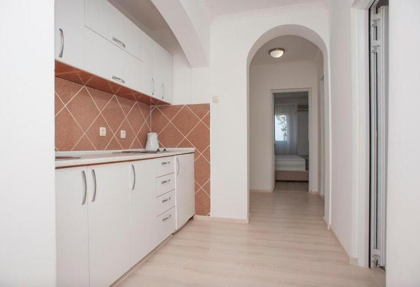 2 Bedroom Family Apartment Sea View, Adrović