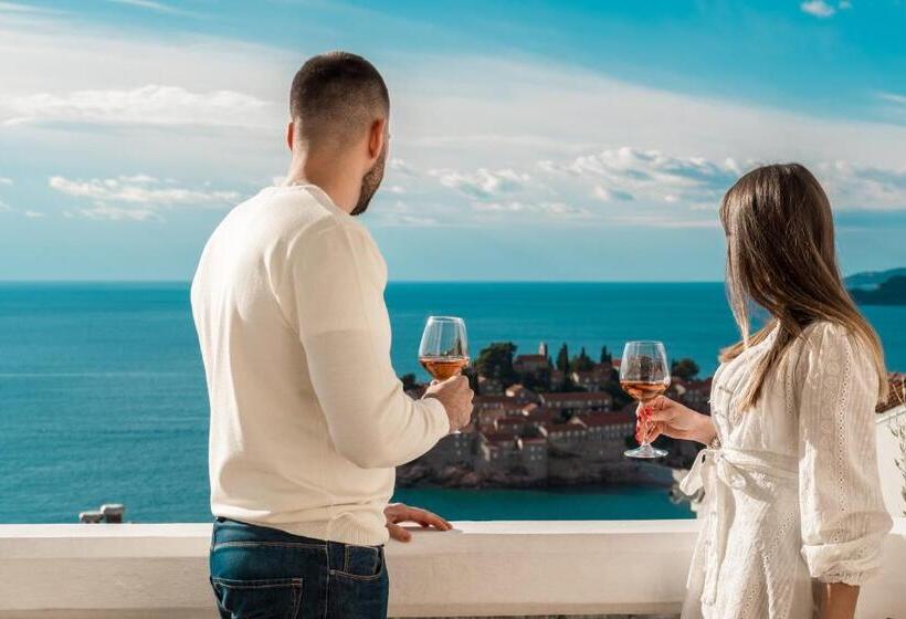 اتاق استاندارد با چشم‌انداز دریا, Adrović