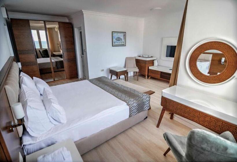 اتاق استاندارد با چشم‌انداز دریا, Adrović