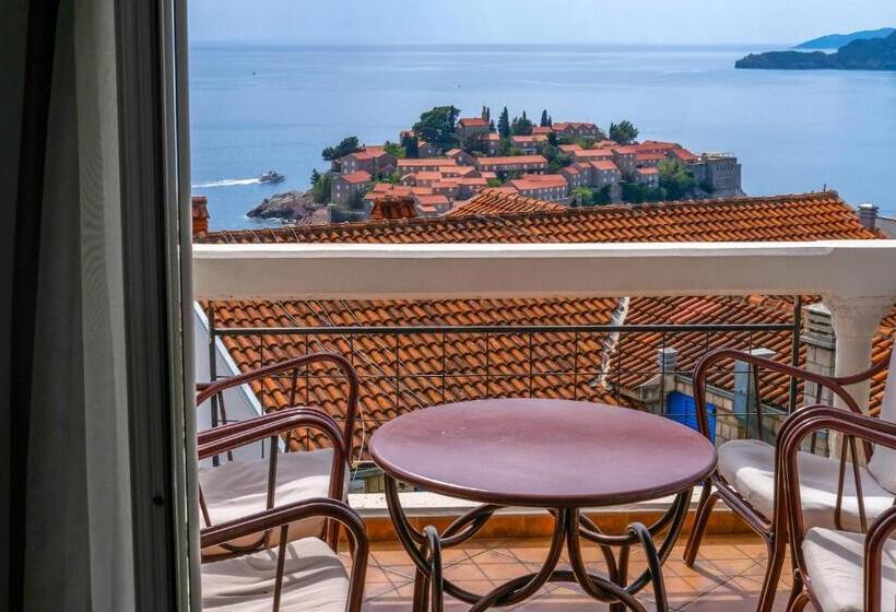 2 Bedroom Family Apartment Sea View, Adrović