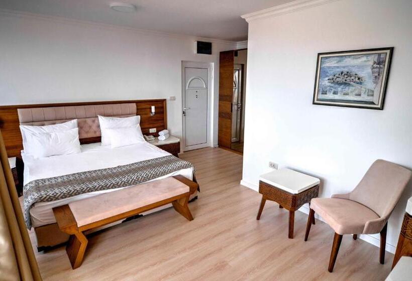 اتاق استاندارد با چشم‌انداز دریا, Adrović