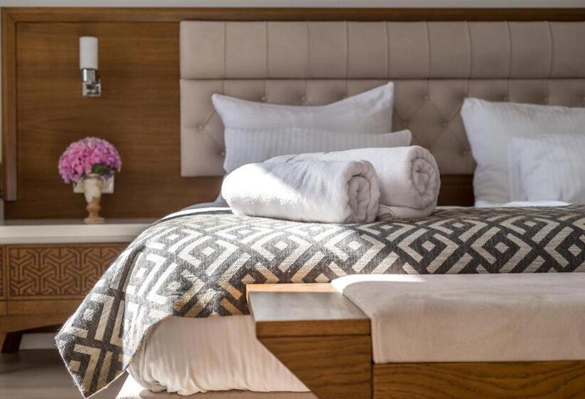 اتاق استاندارد با چشم‌انداز دریا, Adrović