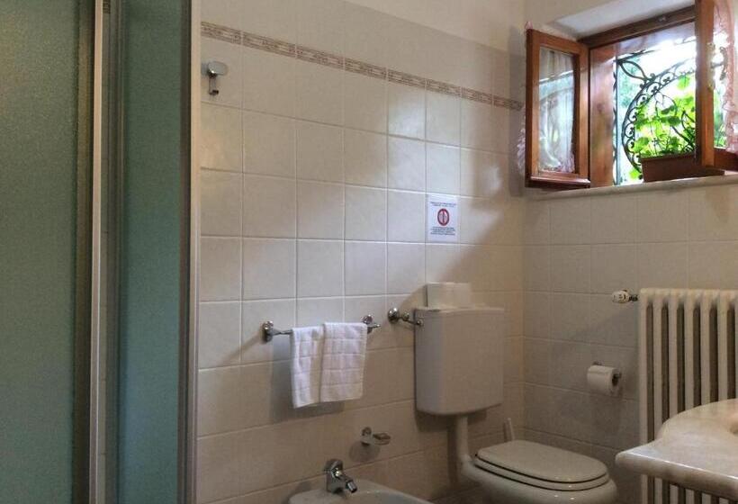 Трехместный Номер Стандарт с Балконом, Albergo Ristorante Scanapà