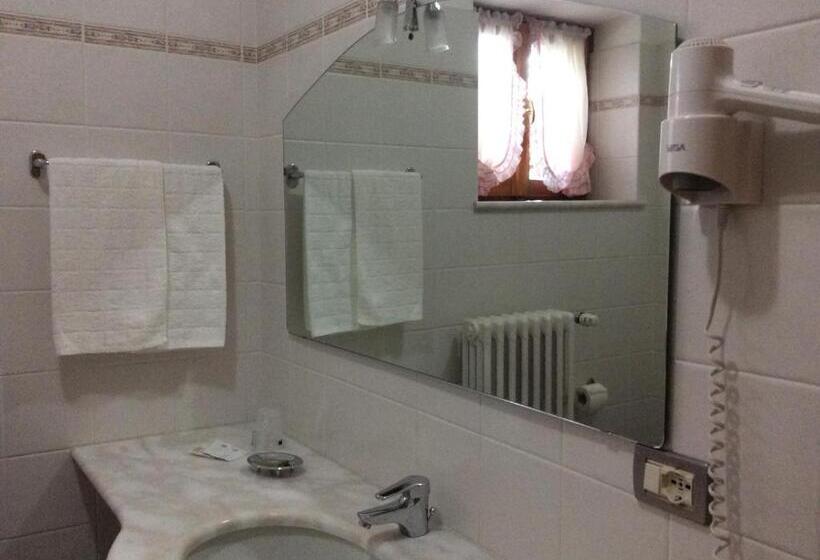 Трехместный Номер Стандарт с Балконом, Albergo Ristorante Scanapà