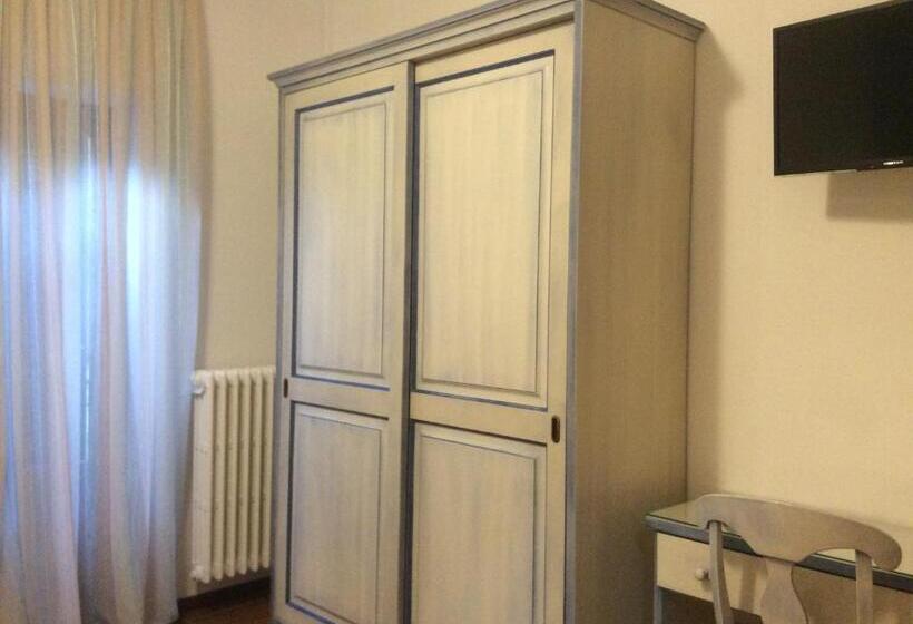 Трехместный Номер Стандарт с Балконом, Albergo Ristorante Scanapà