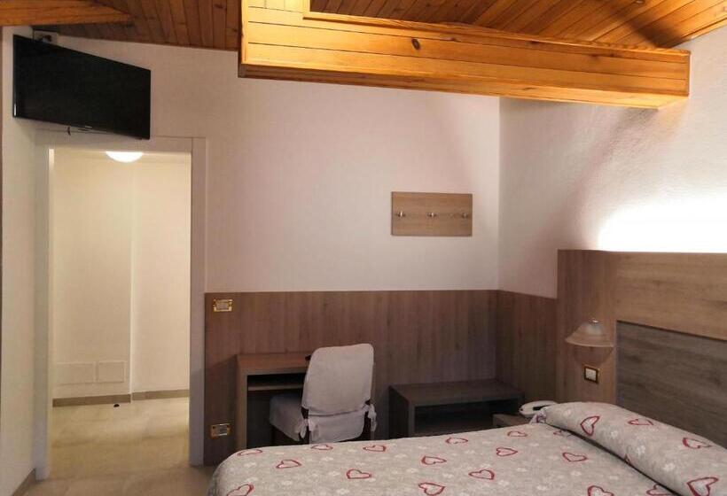 Четырехместный Номер Стандарт, Albergo Ristorante Scanapà