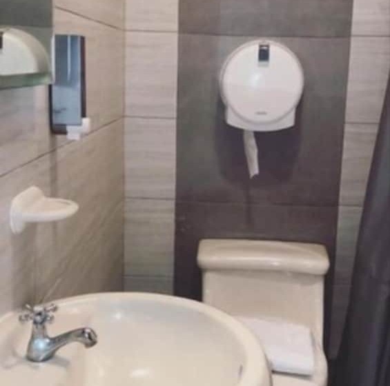 חדר סופריור, Gh Alexander