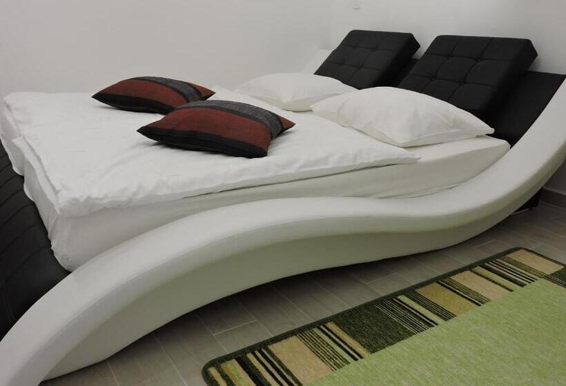 اتاق لوکس, Aqua Roma