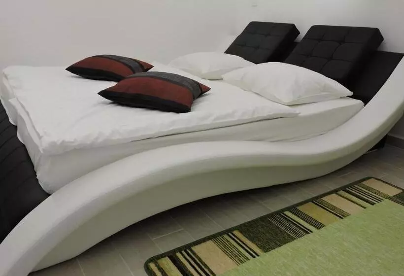 اتاق لوکس, Aqua Roma