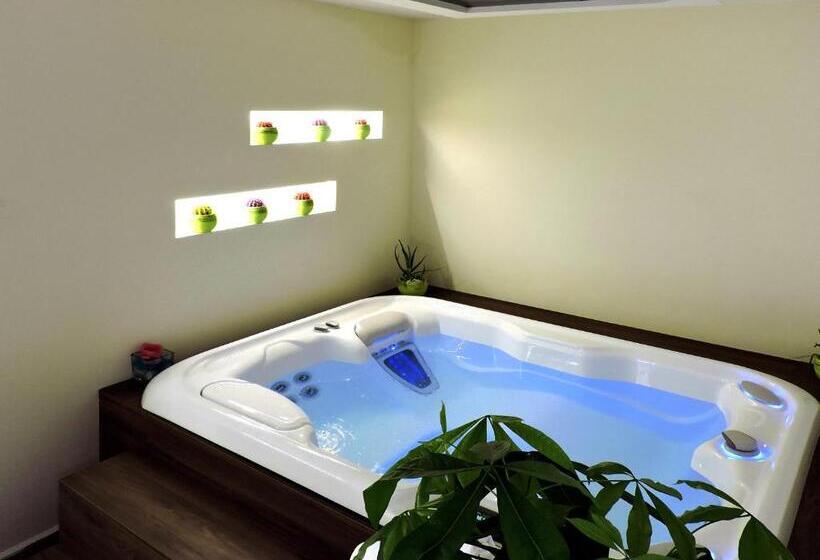 اتاق لوکس, Aqua Roma