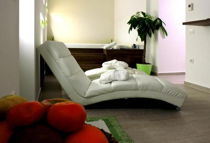 اتاق لوکس, Aqua Roma