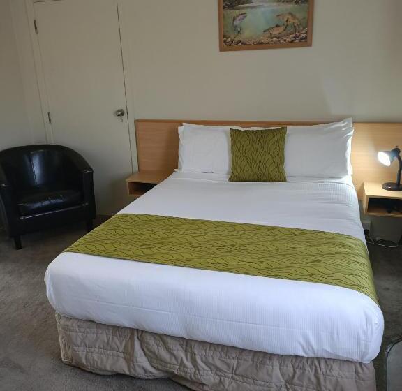 基本工作室, Asure Macy's Motor Inn