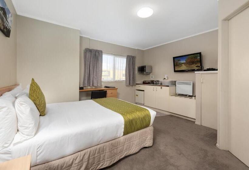 基本工作室, Asure Macy's Motor Inn