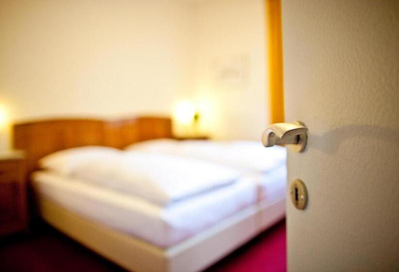 Четырехместный Номер Стандарт, Elefant