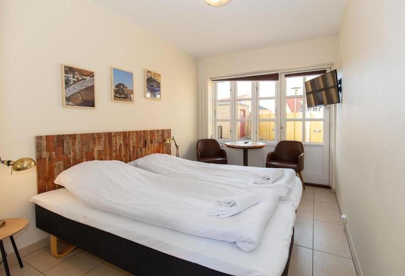 Семейный Номер, Foldens