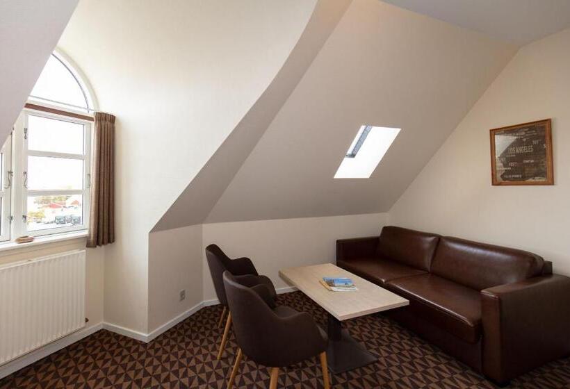 Семейный Номер, Foldens