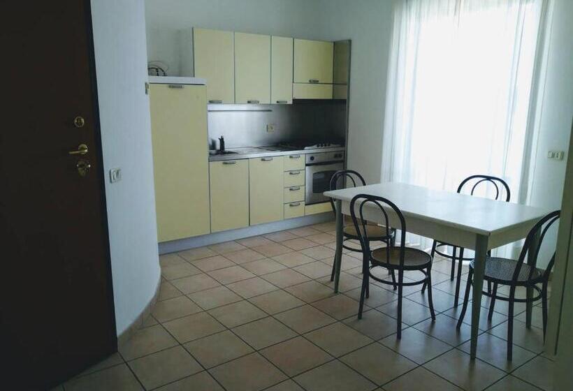 شقة غرفة نوم واحدة مزودة بشُرفة, Il Timone