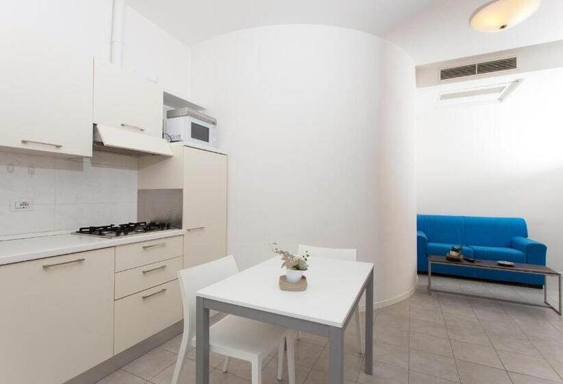 شقة غرفتين, Il Timone