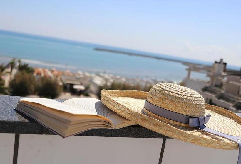 جناح جونيور ديلوكس, Il Timone