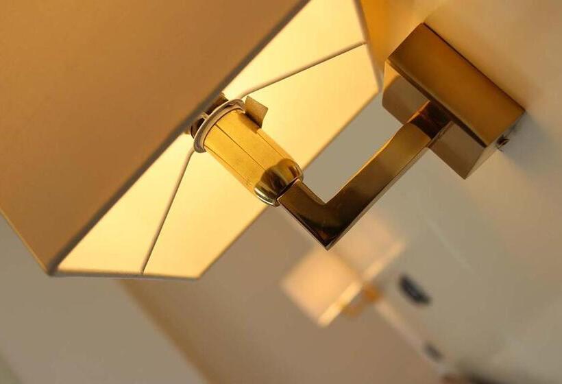 غرفة إقتصادية, Il Timone