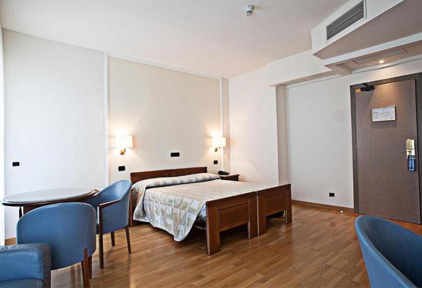 غرفة قياسية, Il Timone